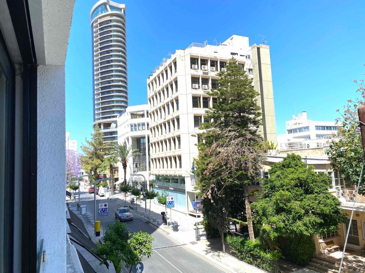 Urban Habitat Capsule Beds Hostel Nicosia Exterior photo