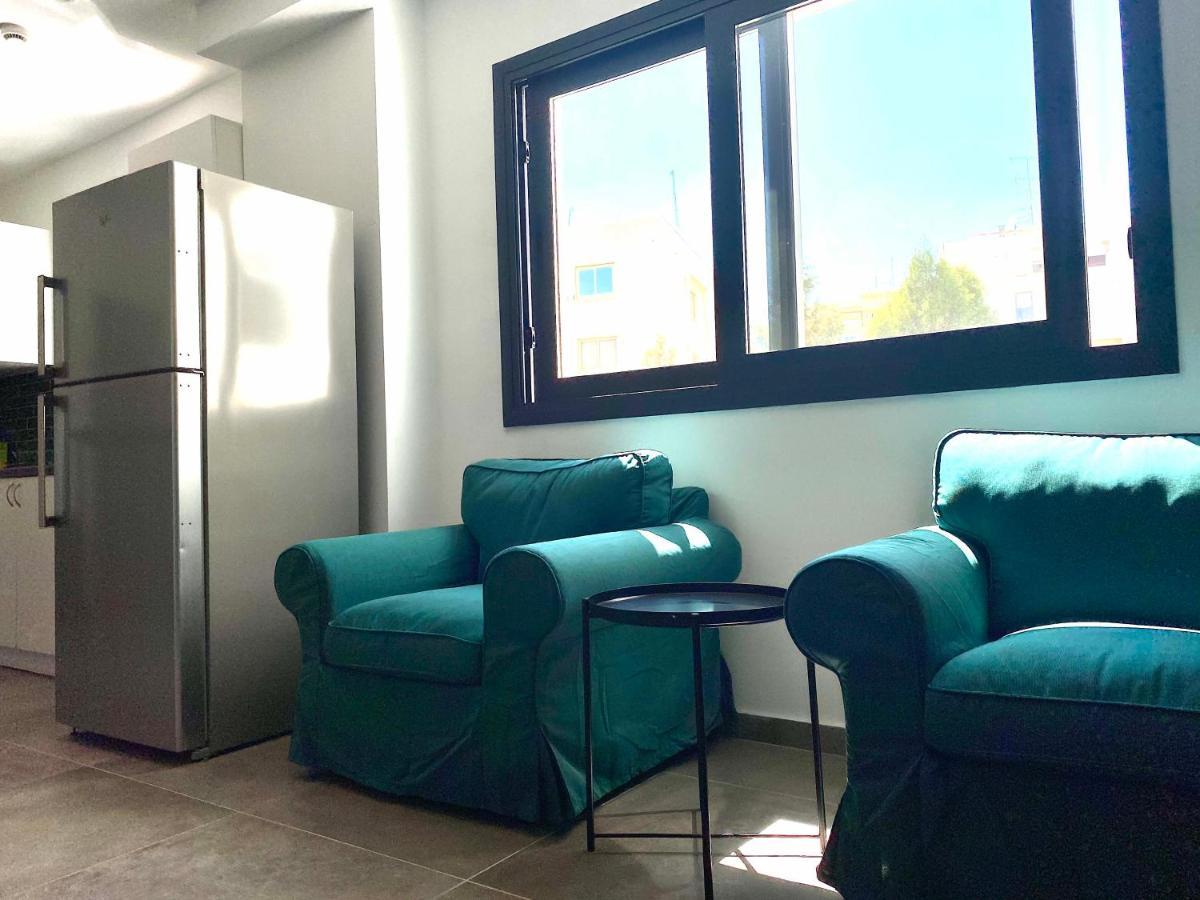 Urban Habitat Capsule Beds Hostel Nicosia Exterior photo