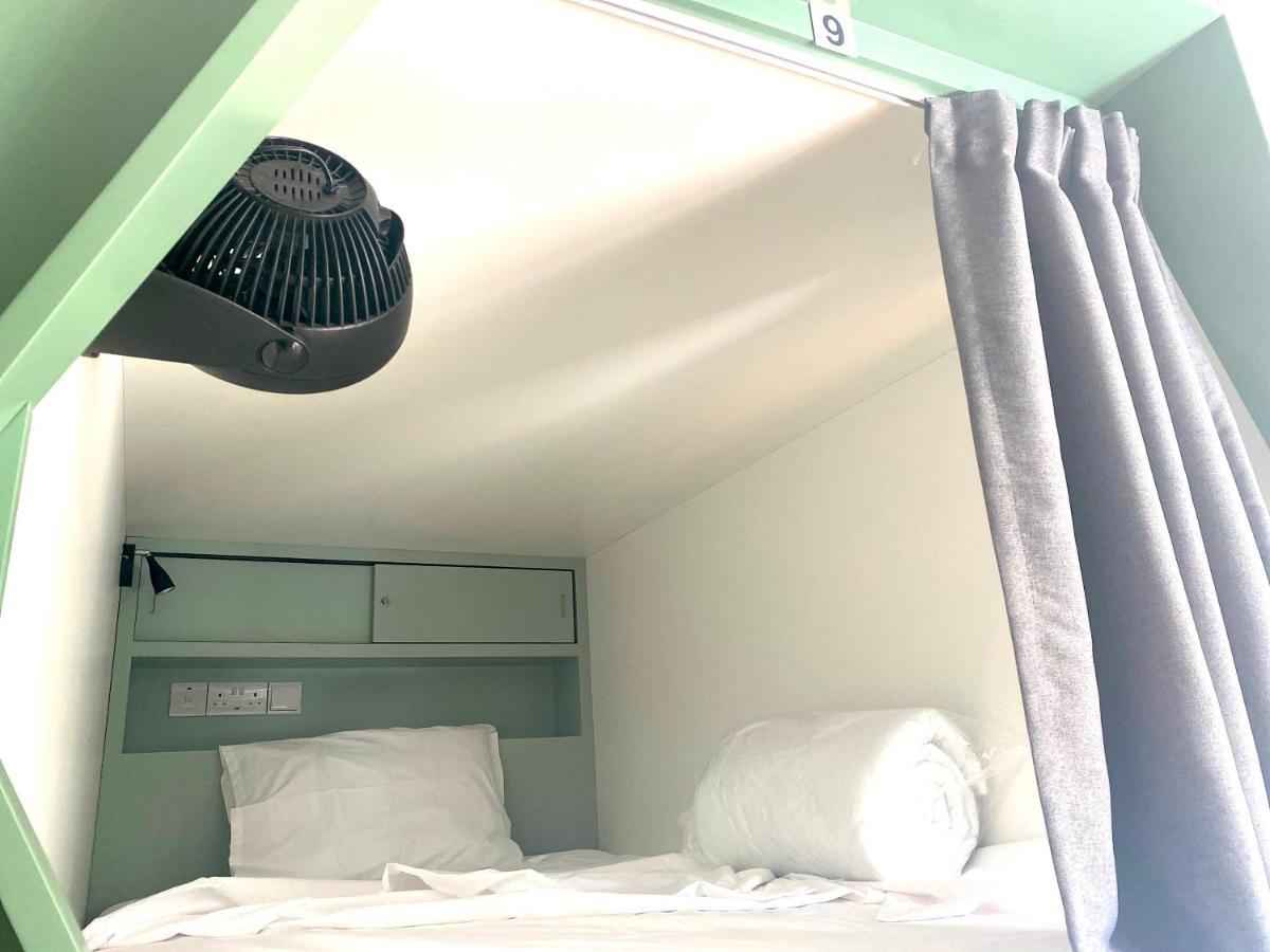 Urban Habitat Capsule Beds Hostel Nicosia Exterior photo